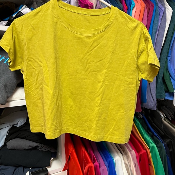 Lululemon cates tee nwt pear color - Picture 8 of 10